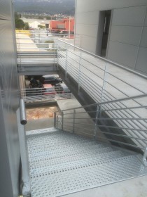escalier et son garde corps